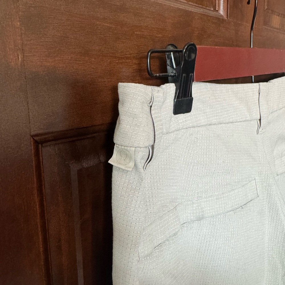 lululemon ABC athletica Men's Light Khaki Chinos WOVEN AIR